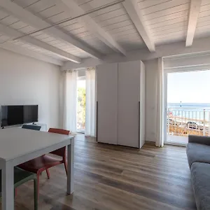 https://villa-cadiz-apartments.hotelitalianriviera.com